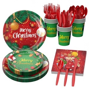 Assiettes et serviettes <span class=keywords><strong>en</strong></span> papier rouges et verts pour les fournitures <span class=keywords><strong>de</strong></span> fête <span class=keywords><strong>de</strong></span> Noël, pour les célébrations d'hiver et les décorations saisonnières - Product Image 5
