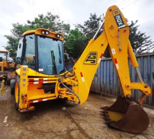 Chargeuse-<span class=keywords><strong>pelleteuse</strong></span> JCB 3CX 2019 à bas <span class=keywords><strong>prix</strong></span>, 7,8 tonnes, moteur diesel 67,2 kW, cylindre <span class=keywords><strong>de</strong></span> godet 64N, force <span class=keywords><strong>de</strong></span> terrassement - Product Image 5