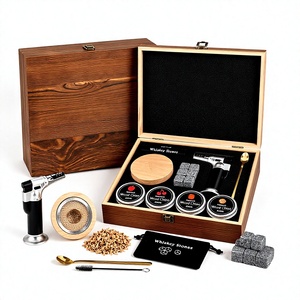 <span class=keywords><strong>Kit</strong></span> de fumage pour cocktails et whisky 4 Favors avec torche et <span class=keywords><strong>coffret</strong></span> cadeau en bois, pour cadeau homme, supports vierges pour gravure laser, entrepôt USA - Product Image 1