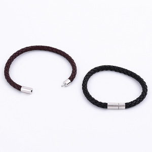 Bracelet en cuir tressé marron foncé avec fermeture magnétique en alliage de cuivre pour hommes et femmes, design simple et tendance, collection Printemps 2024, origine Yiwu - Product Image 2