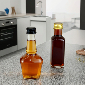 <span class=keywords><strong>Mini</strong></span> Nhựa Chai Rượu Vang Bán Buôn 50Ml Vít Nắp Phong Cách Cổ Điển Tăng Cường Cho Màn Hình In Ấn Cho Whisky Rượu Nước Trái Cây Đồ Uống - Product Image 2