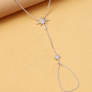 Pulsera de mano con diseño de estrella y circonitas cúbicas para mujer, ideal para bodas, venta al por mayor - Product Image 2