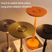 Lampe de table sans fil en aluminium à gradation progressive, rechargeable, à hauteur réglable, pour chambre à coucher, bar d'hôtel Vente en gros