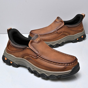 Mocassins rétro en cuir PU pour hommes, chaussures décontractées à enfiler, semelle en caoutchouc, doublure en peluche, motif uni, broderie du logo - Product Image 2