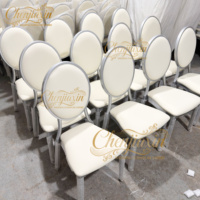 Chaise de salle à manger moderne de luxe en métal argenté, dossier ovale, rembourrée, pour mariages, grands événements, banquets, hôtels et restaurants (vente en gros)