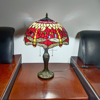Lampu Meja Kaca Patri Buatan Tangan Gaya Eropa 16 inci Desain Capung Merah Ramah Lingkungan Basis Resin LED Listrik Warna Hijau