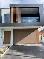 Puerta de Garaje Seccional Automática BOCHRAM con Revestimiento de Madera, Aislamiento Térmico, Impermeable, Exterior de Aleación de Aluminio, Eficiente en Energía