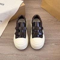 Chaussures blanches à semelle épaisse avec velcro, chaussures décontractées tendance augmentant la taille, vente directe d'usine OEM, vente en gros