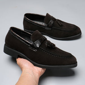 Chaussures en cuir pour hommes 9611 – Nouvelle tendance, style business, bout pointu, version coréenne du Suliu britannique, polyvalentes et décontractées à enfiler - Product Image 3