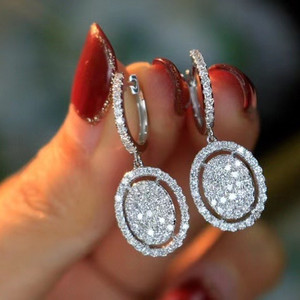 Orecchini a Cerchio in Oro Bianco E1582 con Pendente Ovale in Pavé di Diamanti per Matrimonio, Gioielli di Lusso per Donne - Product Image 4