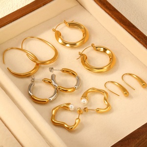 Pendientes de Aro Huggies de Acero Inoxidable con Baño de Oro de 18K, Geométricos, de Colores Mixtos, Estilo Moderno, Huecos, Impermeables, Ideales para Regalo - Product Image 1