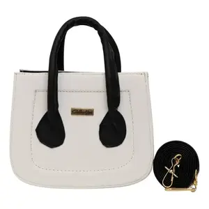 Bolso Bandolera para Mujer Liz Blanco de Fana Fashions, Diseño Minimalista en PU, Cadenas con Letras, Color Blanco, para Uso Diario en Otoño - Product Image 3