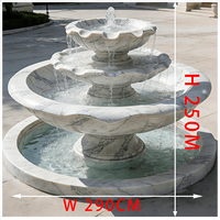 Fontaine de sculpture d'eau en marbre sculptée à la main à trois étages pour la décoration de jardin et de cour