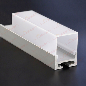 Profil de dissipateur thermique en aluminium avec accessoires pour applications de refroidissement - Product Image 2