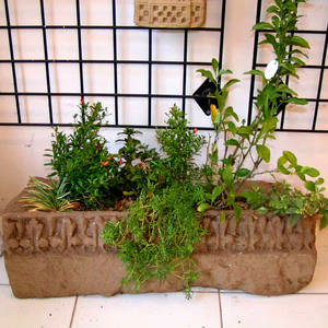 Elegante Jardinera Redonda de FRP Roja Hecha a Mano, Ligera e Irrompible para Uso en Interiores y Exteriores, Hogar y Oficina - Product Image 1