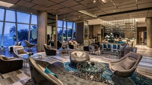 <span class=keywords><strong>InterContinental</strong></span> Nha Tang Beach <span class=keywords><strong>Resort</strong></span> Chambres spacieuses Décor élégant et luxueux avec un mobilier en bois E Hôtel cinq étoiles - Product Image 5