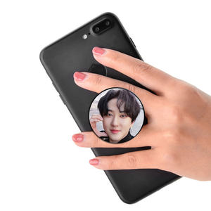 Soporte de teléfono de 5 estrellas para niños callejeros <span class=keywords><strong>KPOP</strong></span> Felix Hyunjin Seungmin soporte acrílico estirable para teléfono móvil Bangchan Leeknow Fans regalo - Product Image 2