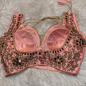 เสื้อผู้หญิงสีชมพูสำหรับเจ้าสาว ดีไซน์เนอร์ออกแบบ ประดับด้วยกระจกเซอร์คอนแท้ งานปักมือประณีต - Product Image 1