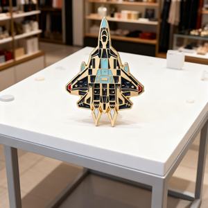 Épinglette créative en forme de navette spatiale, badge émaillé personnalisé, accessoire de décoration pour vêtements et sacs en métal - Product Image 4