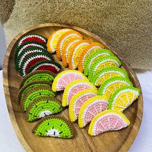 Fil à tricoter pour crochet : Pendentifs fruits tricotés à la main (pastèque, citron, kiwi) et motifs amigurumi en forme de fruits pour porte-clés - Product Image 4