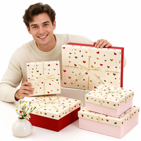 Boîte cadeau en papier recyclé à imprimé cœur mat multi-tailles avec couvercle rigide et nœud en ruban pour la Saint-Valentin, les mariages, les anniversaires