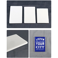 Imán de nevera de cerámica liso en blanco, en stock en España, material base perfecto para personalización duradera por transferencia de calor.