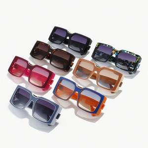 Lunettes de soleil surdimensionnées vintage tendance 2025 avec logo personnalisé, UV400, monture carrée, pour hommes et femmes - Product Image 3