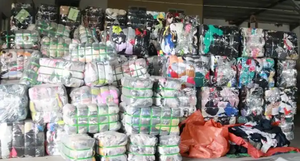 YF 2024 เสื้อผ้าสตรีขายส่งใหม่ เสื้อยืด กางเกง แพ็คเกจแบบคละแบบ สุ่มจัดส่งเสื้อผ้ามือสอง - Product Image 3