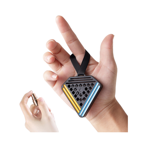 Date CNC Alliage Triangle Suspendu Logo Personnalisé Boîte-Cadeau pour Simple De Luxe Voiture Climatiseur <span class=keywords><strong>Parfum</strong></span> Désodorisant Intérieur De Voiture - Product Image 3