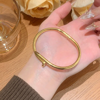 Bracelet en acier inoxydable plaqué or 18 carats Resoul, bracelet minimaliste en forme de cœur, bracelet de luxe pour femmes, bracelet de soirée