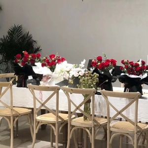 كرسي خشبي أو حديدي عتيق عالي الجودة مع تصميم قابل للتكديس للبار المنزلي لتأجير حفلات الزفاف لتناول الطعام - Product Image 6