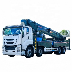 Veicolo a benna per camion ad alta quota con piattaforma di lavoro aereo Isuzu 65m - Product Image 1