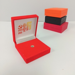 Scatola personalizzabile in legno nero per <span class=keywords><strong>collezionisti</strong></span> <span class=keywords><strong>di</strong></span> <span class=keywords><strong>monete</strong></span> per medaglie e distintivi con decorazione da appendere a parete - Product Image 3