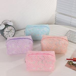 Bolsa de Maquillaje de Encaje Floral Dulce - Regalo Perfecto para Mujeres, Niñas y Amantes de la Belleza - Product Image 1