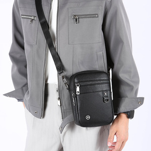 Sac bandoulière rétro en PU personnalisable pour homme, avec plusieurs poches zippées, sac messager décontracté pour la vente en gros de marques - Product Image 6