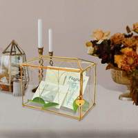 Boîte à cartes de mariage en verre transparente de grande taille en forme de maison moderne en laiton fait main avec couvercle de haute qualité pour le rangement de bijoux