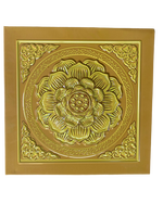 Panneaux de plafond en aluminium doré motif lotus pour temple et sanctuaire avec élégant motif floral en relief, dalles de plafond en aluminium