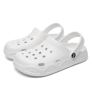 Sabots légers pour femmes, plateforme noire en EVA, antidérapants, pour l'été, la plage, talon plat, style <span class=keywords><strong>Crocs</strong></span> - Product Image 5