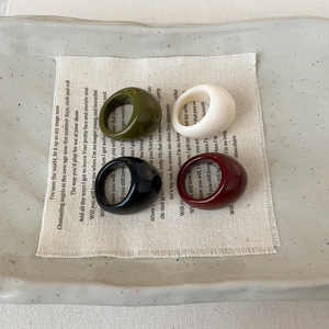 แหวนเรซินเรียงซ้อนได้หลายสีเรียบและหนาสำหรับผู้หญิงอินเทรนด์ผู้หญิงแหวนนิ้วสตรีทเครื่องประดับแฟชั่นของขวัญ - Product Image 2