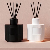 CH Coffret cadeau de luxe personnalisé Ensemble bougie parfumée et diffuseur en céramique de marque privée Ensemble de diffuseurs de roseaux de parfum de maison de luxe