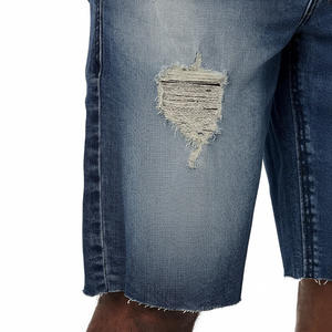 Pantalones cortos de mezclilla de retales para hombre Pantalones cortos de mezclilla rectos desgastados para hombre Pantalones vaqueros cortos de ajuste suelto con bolsillo - Product Image 1