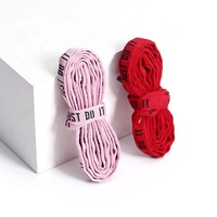 Vente en gros de lacets plats en polyester imprimés avec logo personnalisé lacets colorés et bon marché