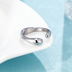 Anillo Irregular de Acero Inoxidable de Diseño Clásico y Simple, Anillo Delicado Dorado - Product Image 4