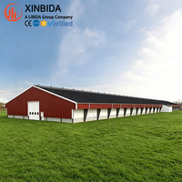 Bâtiment d'élevage avicole préfabriqué en structure acier avec système de ventilation pour l'élevage de poulets de chair et de poules pondeuses