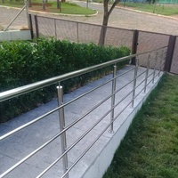 Rampe de câble moderne en acier inoxydable pour l'extérieur Tube d'escalier de balcon simple avec garde-corps en métal pour villa et hôtel