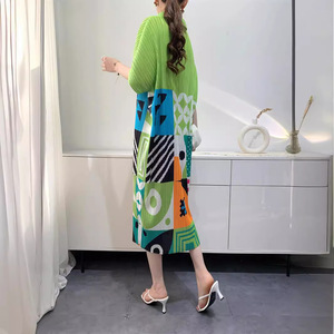 Nuovo Arrivo Autunnale: Abito Midi da Donna in Poliestere con Motivo Geometrico, Plissettato, Ampio, <span class=keywords><strong>Taglie</strong></span> <span class=keywords><strong>Forti</strong></span>, alla Moda e <span class=keywords><strong>Giovanile</strong></span> - Product Image 2