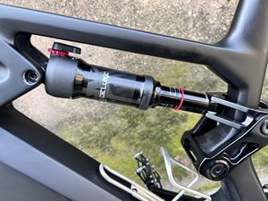 Carbonfaser 27,5 Zoll <span class=keywords><strong>E</strong></span>-Mountainbike mit Mittelmotor 750W 48V, Vollfederung und Voll Integriertem Akku - Product Image 5