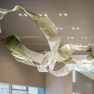 Lampadario in Vetro Decorativo Personalizzato per Sale Matrimoni, Hotel e Ville, Lampada a Sospensione LED su Misura con Foglie in Vetro, Design Moderno e Semplice - Product Image 1