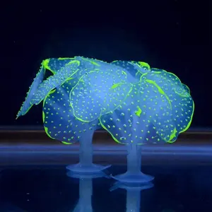 물고기 탱크 장식 수족관 장식을위한 빛나는 실리콘 인공 산호 식물