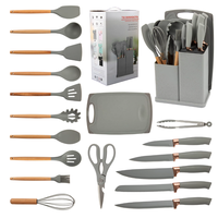 Vente en gros, articles de cuisine très demandés 2024, ensemble d'ustensiles de cuisine en silicone 19 pièces avec ensemble de couteaux, planche à découper, support, manche en bois